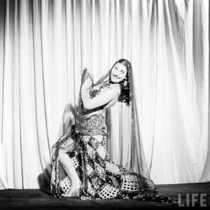 تحية كاريوكا في مجلة لايف الأمريكية